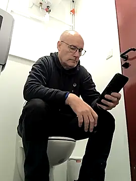 bogland33 online show from October 8, 10:13 am