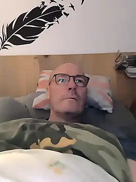 bogland33 online show from October 18, 12:35 am