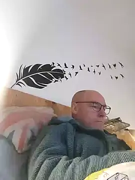 bogland33 online show from December 16, 11:21 pm