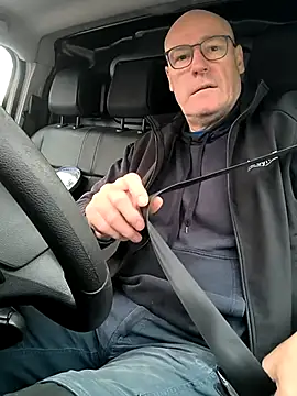 bogland33 online show from December 17, 11:27 am