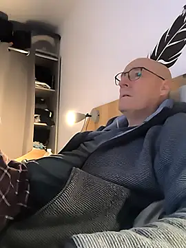 bogland33 online show from December 21, 8:38 pm