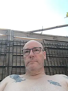 Snapshot of bogland33 chatting on July 11, 8:17 am bogland33 online show from July 11, 8:17 am