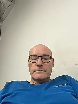 Snapshot of bogland33 chatting on July 13, 3:15 pm bogland33 online show from July 13, 3:15 pm