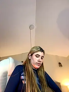 Snapshot of ARITOO_ chatting on December 7, 11:40 am ARITOO  online show from December 7, 11:40 am