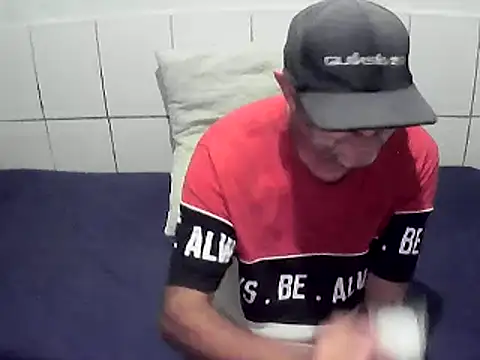 Snapshot of pierdona chatting on May 28, 8:06 pm pierdona online show from May 28, 8:06 pm