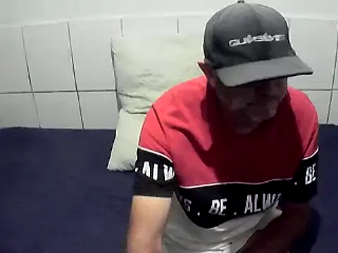 Snapshot of pierdona chatting on June 2, 8:22 pm pierdona online show from June 2, 8:22 pm