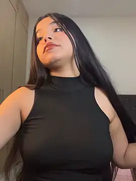 Snapshot of AuroraFiore chatting on May 7, 1:33 am AuroraFiore online show from May 7, 1:33 am