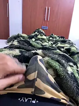 Snapshot of dantedesirexx chatting on February 2, 1:45 am dantedesirexx online show from February 2, 1:45 am