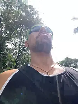 Snapshot of dantedesirexx chatting on February 6, 5:40 pm dantedesirexx online show from February 6, 5:40 pm