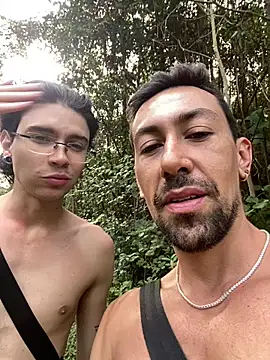 Snapshot of dantedesirexx chatting on March 10, 1:54 pm dantedesirexx online show from March 10, 1:54 pm