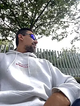 Snapshot of dantedesirexx chatting on October 8, 8:06 pm dantedesirexx online show from October 8, 8:06 pm