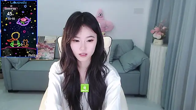 Snapshot of YiJin-a chatting on December 11, 12:44 am YiJin-a online show from December 11, 12:44 am