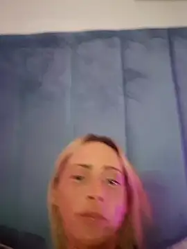 Snapshot of Goddess_Aveena chatting on June 23, 2:09 am Goddess Aveena online show from June 23, 2:09 am