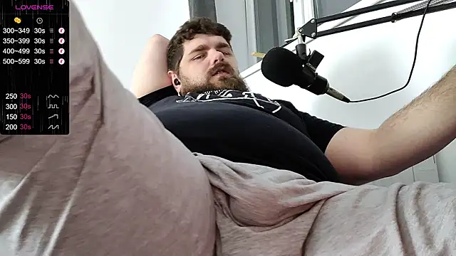 Snapshot of KingMarti chatting on January 18, 10:17 am KingMarti online show from January 18, 10:17 am