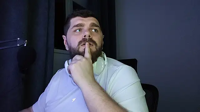 Snapshot of KingMarti chatting on November 25, 5:24 pm KingMarti online show from November 25, 5:24 pm