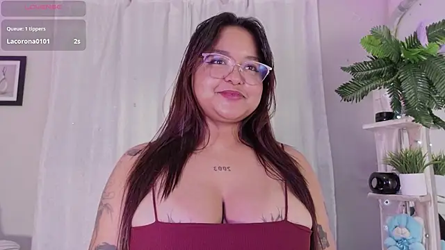 Snapshot of alaia_03 chatting on June 27, 7:02 am alaia 03 online show from June 27, 7:02 am