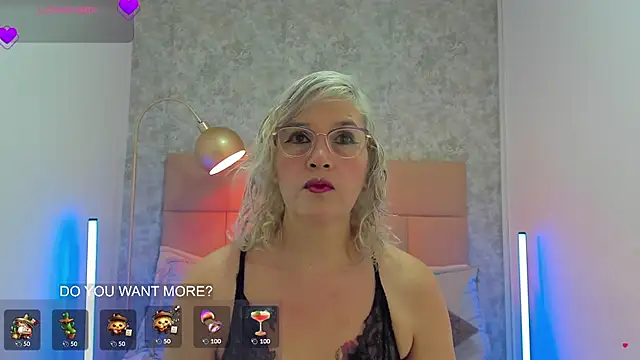 Snapshot of CarolinaGlamour chatting on May 4, 10:55 am CarolinaGlamour online show from May 4, 10:55 am