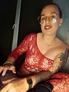 Snapshot of lindsay_33off chatting on October 22, 9:03 pm lindsay 33off online show from October 22, 9:03 pm