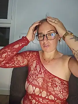 lindsay 33off online show from June 28, 8:59 pm