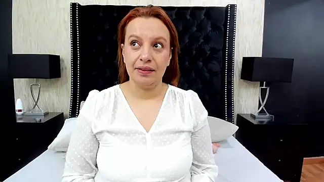 RoxieJackson online show from February 1, 12:05 pm