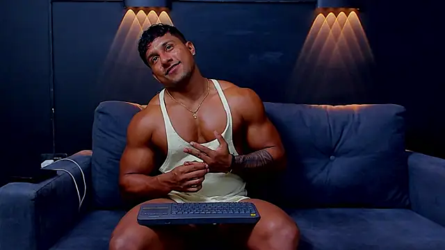 CallumMuscle online show from February 14, 3:33 am