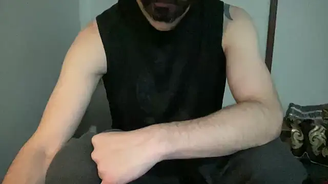 Snapshot of alphajoshkosh chatting on May 7, 2:28 am alphajoshkosh online show from May 7, 2:28 am