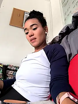 evafoxs online show from December 4, 6:16 pm