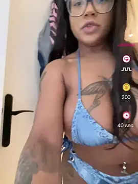 Snapshot of BabyFannyxx chatting on May 11, 10:21 am BabyFannyxx online show from May 11, 10:21 am