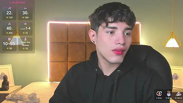 AlejooTwink online show from December 1, 3:44 am