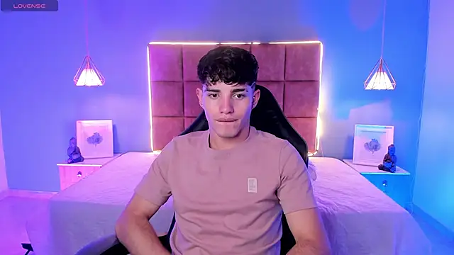 AlejooTwink online show from February 15, 7:51 am