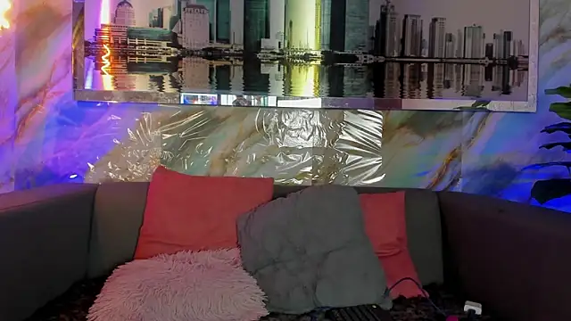 Layla 707 online show from March 7, 12:04 am