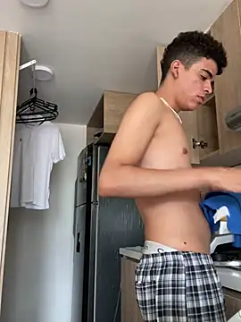 Snapshot of Leo_bunny_hot chatting on December 24, 8:49 pm Leo bunny hot online show from December 24, 8:49 pm