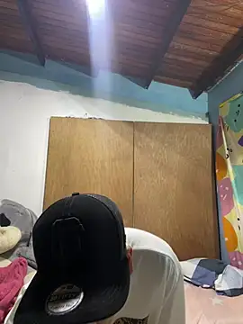 Snapshot of Leo_bunny_hot chatting on December 28, 1:29 am Leo bunny hot online show from December 28, 1:29 am