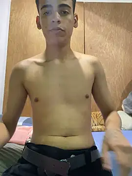 Snapshot of Leo_bunny_hot chatting on December 29, 5:42 am Leo bunny hot online show from December 29, 5:42 am