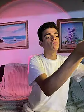 Snapshot of Leo_bunny_hot chatting on January 6, 3:09 am Leo bunny hot online show from January 6, 3:09 am