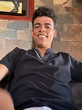 Snapshot of Leo_bunny_hot chatting on January 9, 4:17 pm Leo bunny hot online show from January 9, 4:17 pm