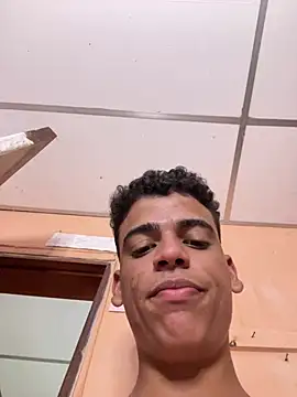 Snapshot of Leo_bunny_hot chatting on January 17, 9:50 pm Leo bunny hot online show from January 17, 9:50 pm