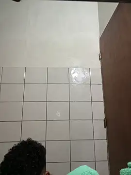 Snapshot of Leo_bunny_hot chatting on January 18, 12:57 am Leo bunny hot online show from January 18, 12:57 am