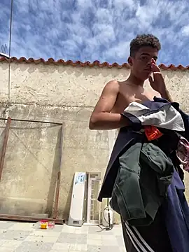 Snapshot of Leo_bunny_hot chatting on February 17, 5:53 pm Leo bunny hot online show from February 17, 5:53 pm