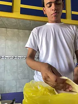 Snapshot of Leo_bunny_hot chatting on February 19, 5:49 pm Leo bunny hot online show from February 19, 5:49 pm