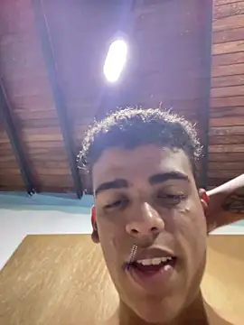 Snapshot of Leo_bunny_hot chatting on February 22, 1:33 am Leo bunny hot online show from February 22, 1:33 am