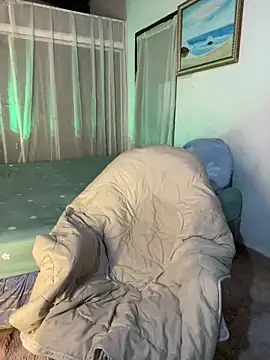 Snapshot of Leo_bunny_hot chatting on February 24, 7:30 pm Leo bunny hot online show from February 24, 7:30 pm