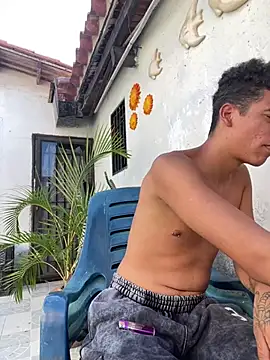 Snapshot of Leo_bunny_hot chatting on March 3, 8:32 pm Leo bunny hot online show from March 3, 8:32 pm