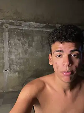 Snapshot of Leo_bunny_hot chatting on March 19, 4:47 am Leo bunny hot online show from March 19, 4:47 am