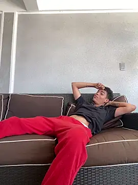 Snapshot of Leo_bunny_hot chatting on March 21, 4:51 pm Leo bunny hot online show from March 21, 4:51 pm