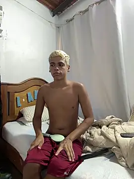 Snapshot of Leo_bunny_hot chatting on September 12, 6:30 pm Leo bunny hot online show from September 12, 6:30 pm