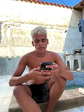 Snapshot of Leo_bunny_hot chatting on October 9, 8:18 pm Leo bunny hot online show from October 9, 8:18 pm