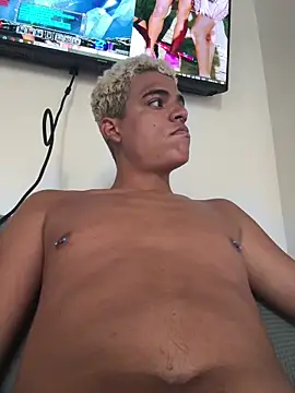 Snapshot of Leo_bunny_hot chatting on October 18, 7:25 pm Leo bunny hot online show from October 18, 7:25 pm