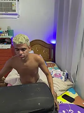 Snapshot of Leo_bunny_hot chatting on October 23, 10:19 pm Leo bunny hot online show from October 23, 10:19 pm