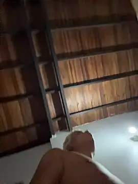 Snapshot of Leo_bunny_hot chatting on November 8, 6:51 pm Leo bunny hot online show from November 8, 6:51 pm